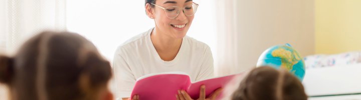 siblings-playing-with-brain-teaser-toys 1 (10) siblings-playing-with-brain-teaser-toys 1 (10)