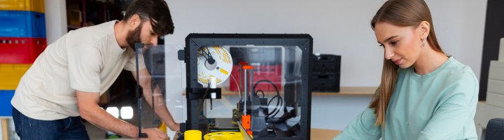 siblings-playing-with-brain-teaser-toys 2 siblings-playing-with-brain-teaser-toys 2